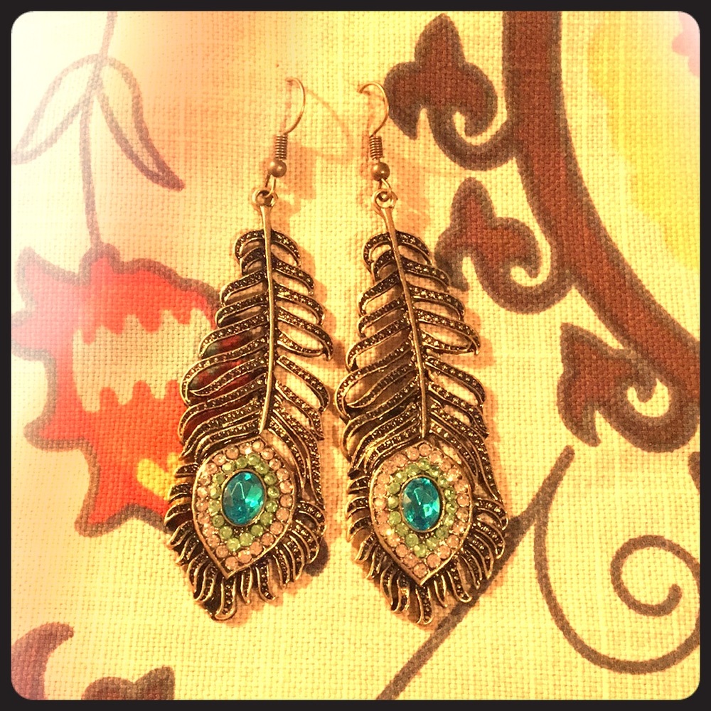 🦚 Beautiful dangle earrings 🦚